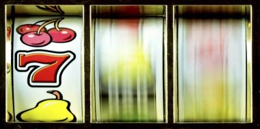 Dragon Tiger card game on mobile screen